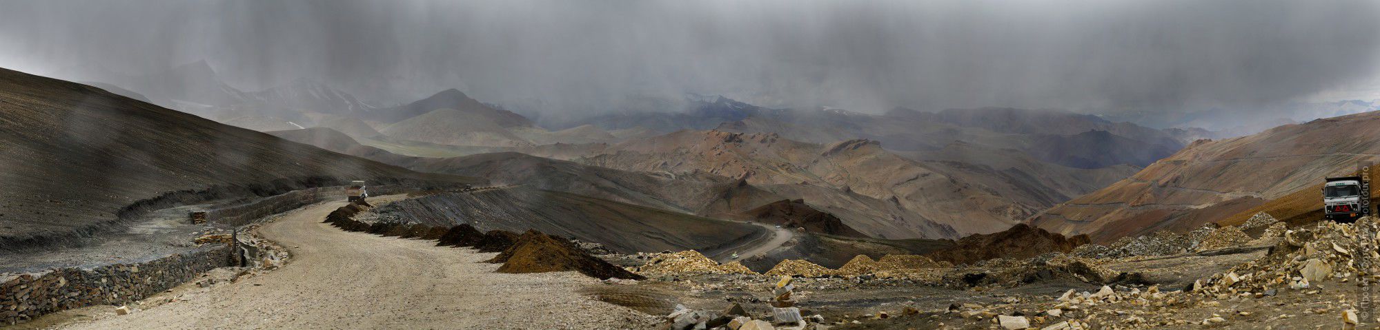  Tanglang La Pass, Leh-Manali Road.   ,  .