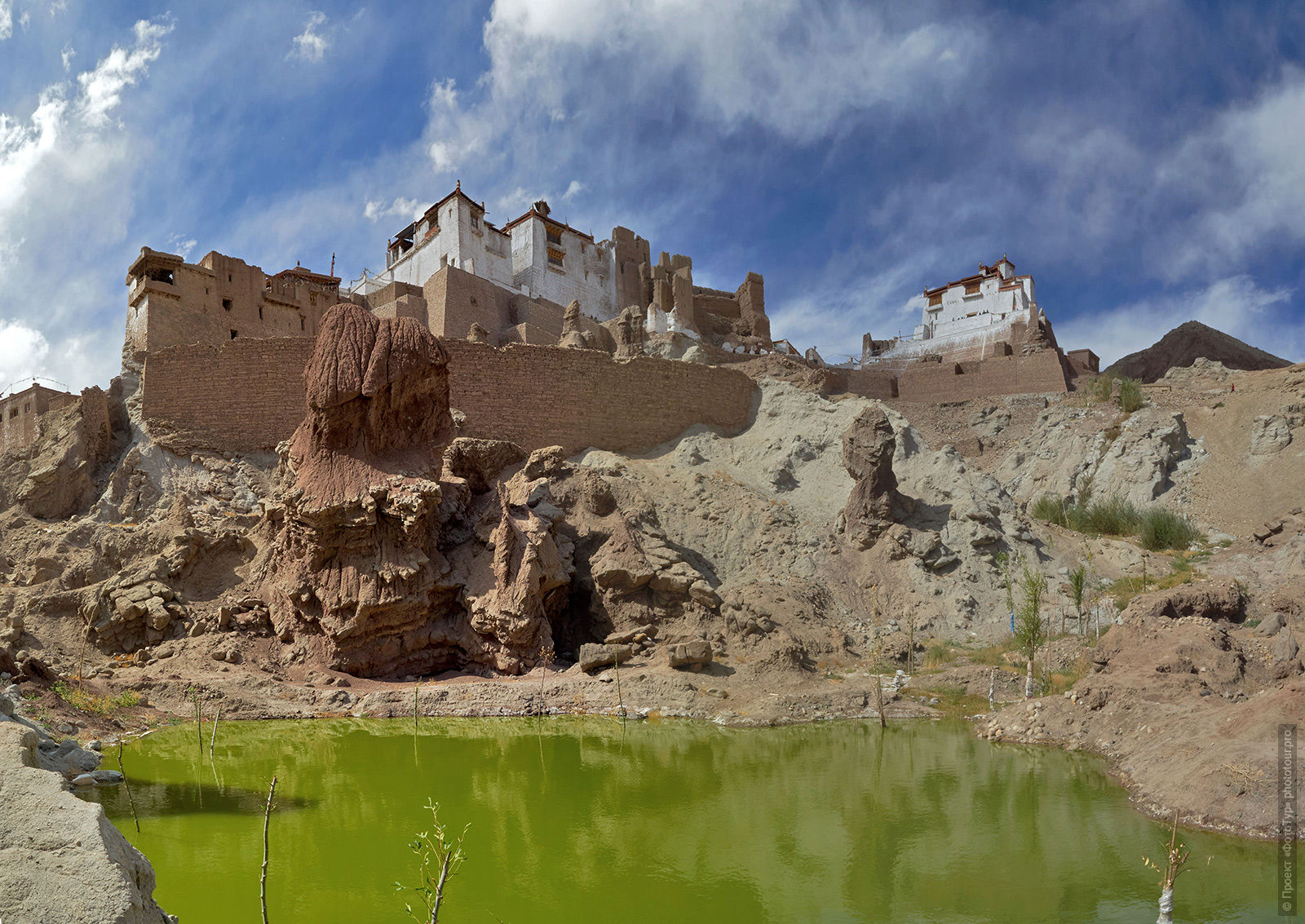 Buddhist monastery Basgo. Photo tour / tour Tibet of Lake-1: Pangong, Tso Moriri, Tso Kar, Tso Chiagar, Dance of Tsam on Lake Pangong, 08.07.-17.07.2022.