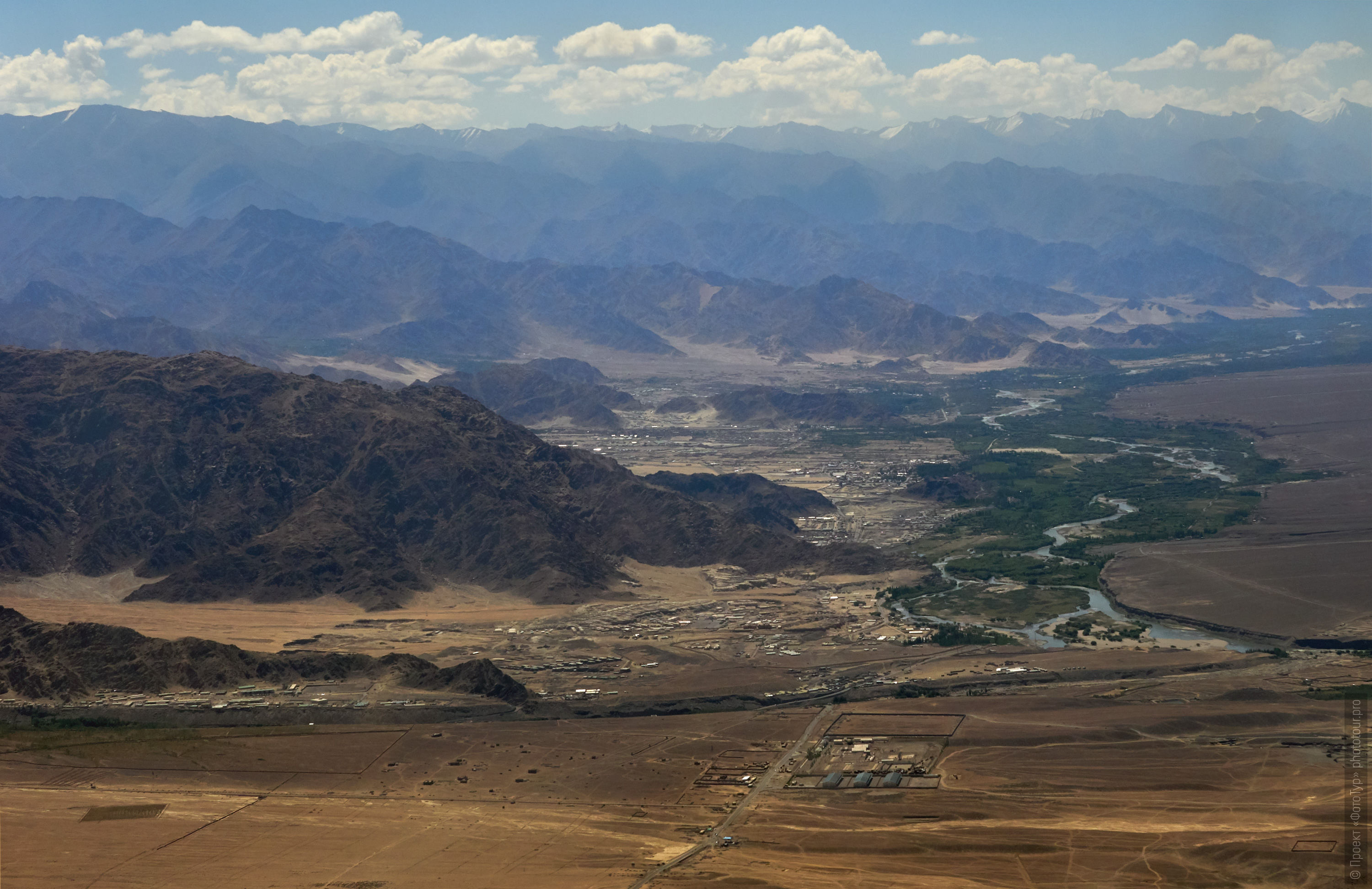 Leh, the valley of Ladakh. Tour for artists in Tibet: Watercolor-1: Watercolor painting in Ladakh with Pavel Pugachev, 04.08. - 13.08. 2019.