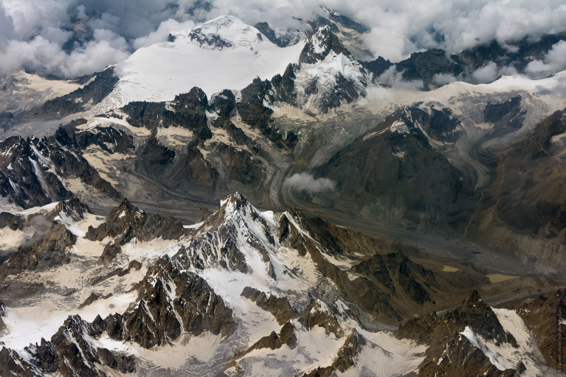 Flight Leh - Delhi. Tour Tibet Lakeside Advertising: Alpine lakes, geyser valley, Lamayuru, Colored Mountains, 01 - 10.09. 2023 year.