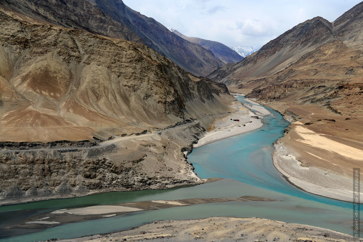 The confluence of the Indus and Zanskar rivers, Ladakh Valley, North India. Phototour Incredible Himalayas-2: Tsam dance at Tiksei monastery + Tso Moriri lake, Ladakh, Tibet, 11.11.-20.11.2020.