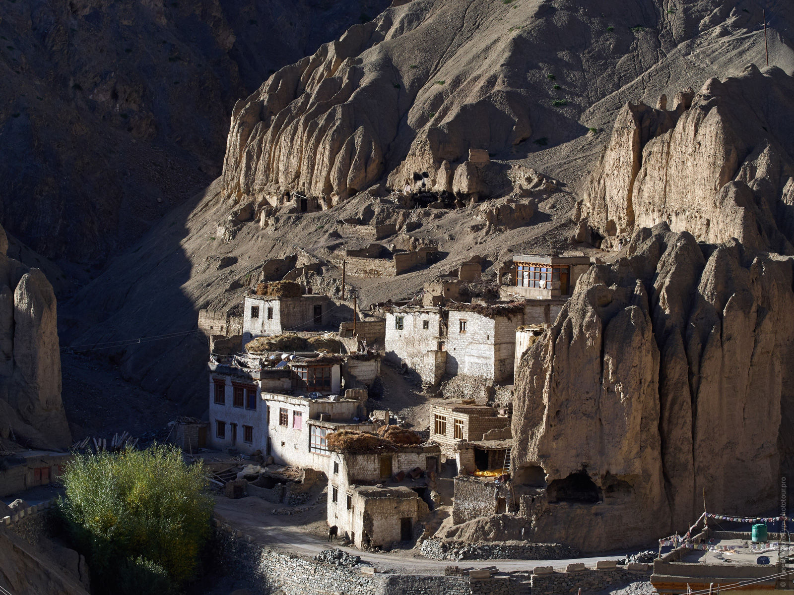 The village of Lamayuru. Tour for artists in Tibet: Watercolor-1: Watercolor painting in Ladakh with Pavel Pugachev, 04.08. - 13.08. 2019.