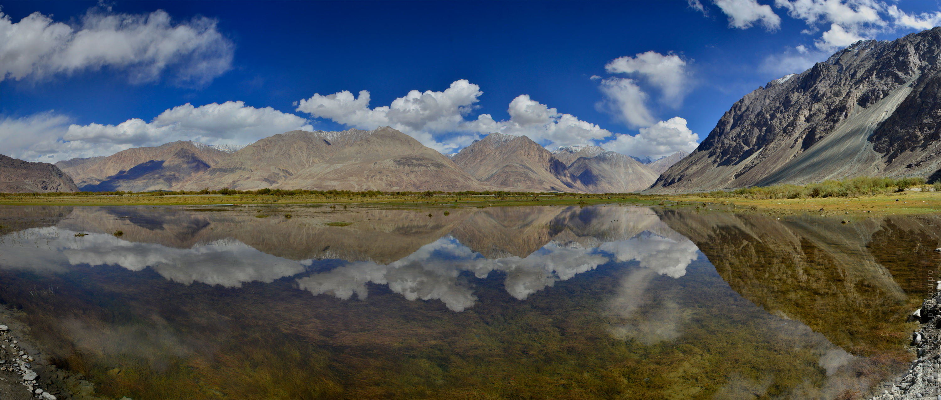 Lakes of the Nubra valley. Tour Legends of Tibet: Ladakh, Lamayuru, Da Khan and Nubra, 19.09. - 28.09.2019.