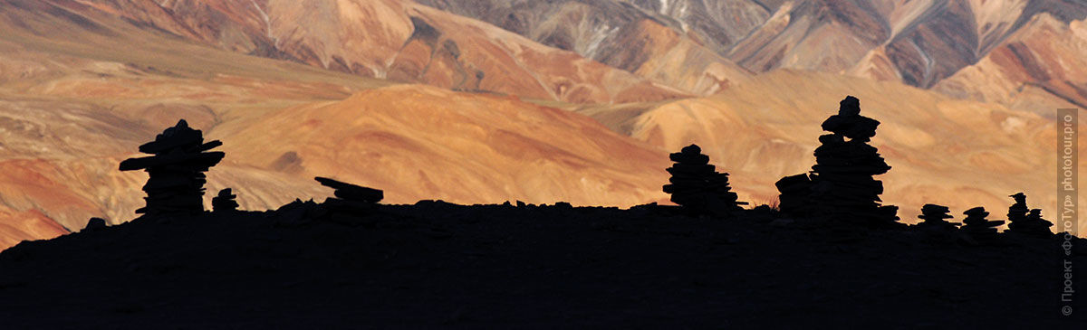 Buddhist Stupas on Lake Tso Moriri, Ladakh Women's Tour, August 31 - September 14, 2019.