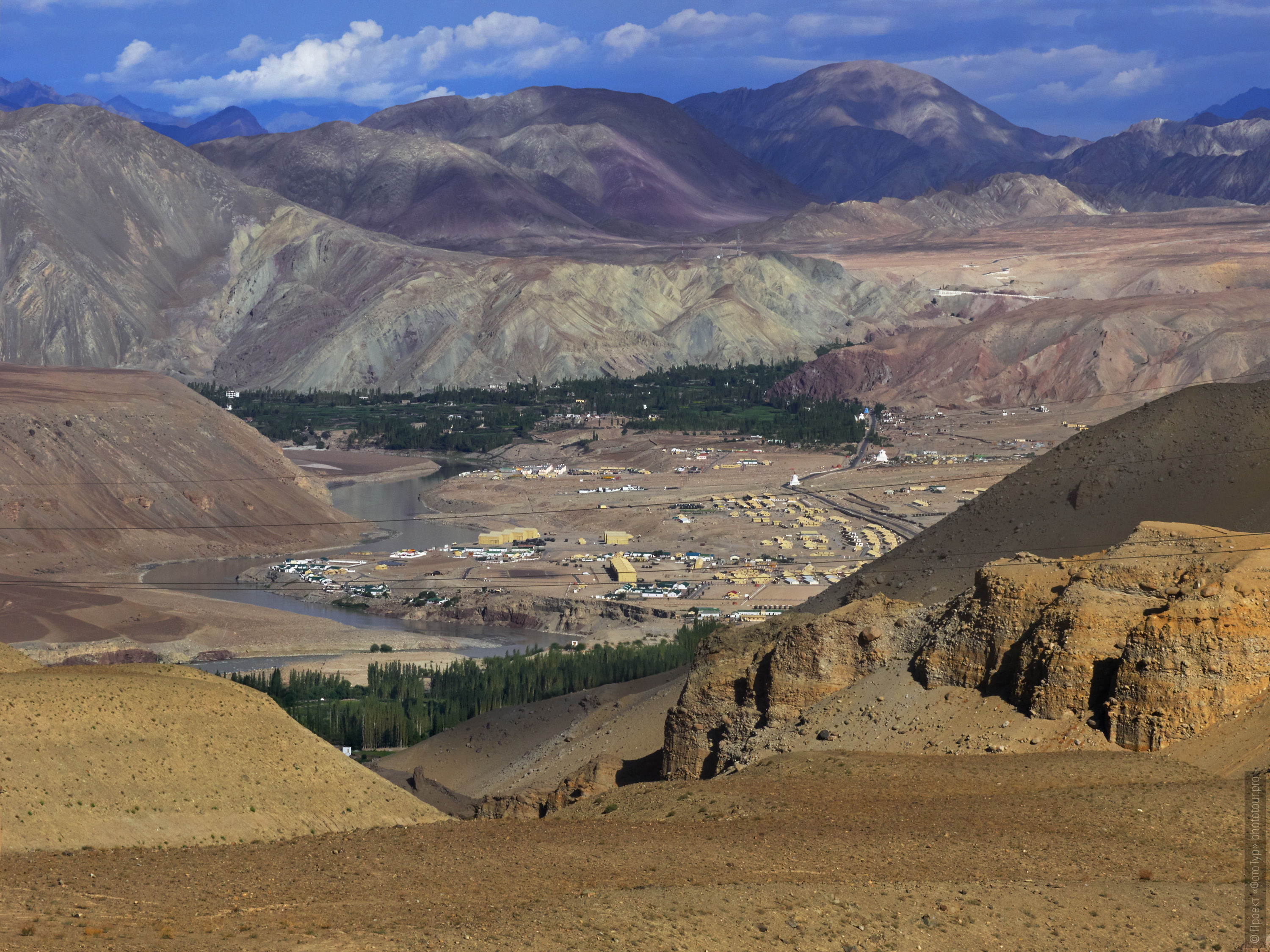 Valley of the Indus River. Tour for artists in Tibet: Watercolor-1: Watercolor painting in Ladakh with Pavel Pugachev, 04.08. - 13.08. 2019.
